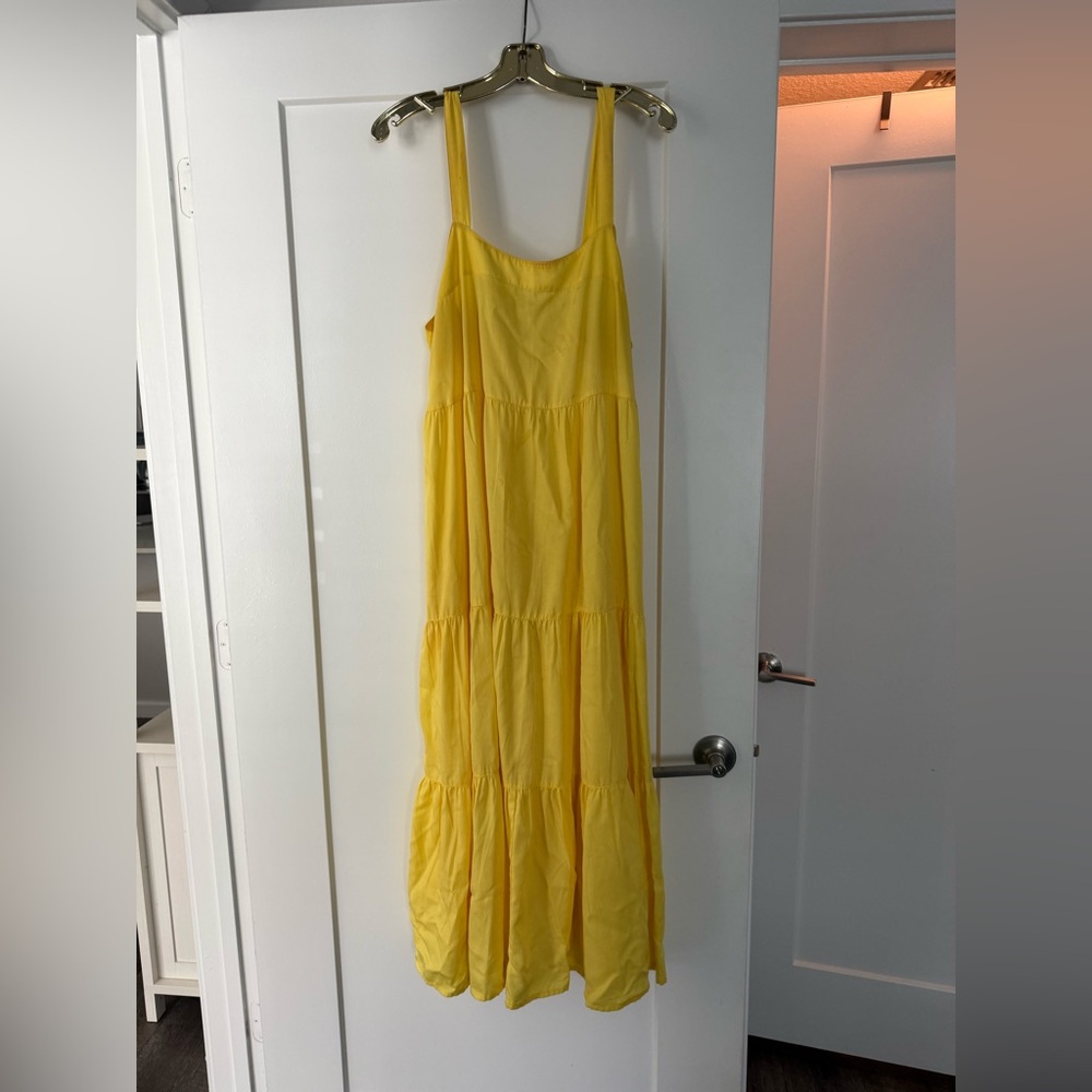 Yellow Maxi Dress - The Drop - Picture 2 of 6